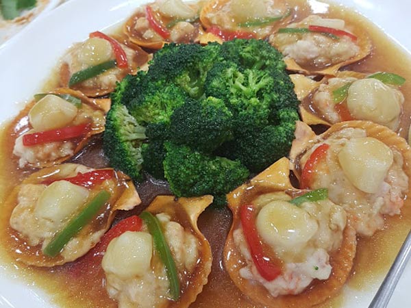 Hao Xiang Chi Seafood Restaurant Steamed Scallop   (好想吃海鲜大酒家)